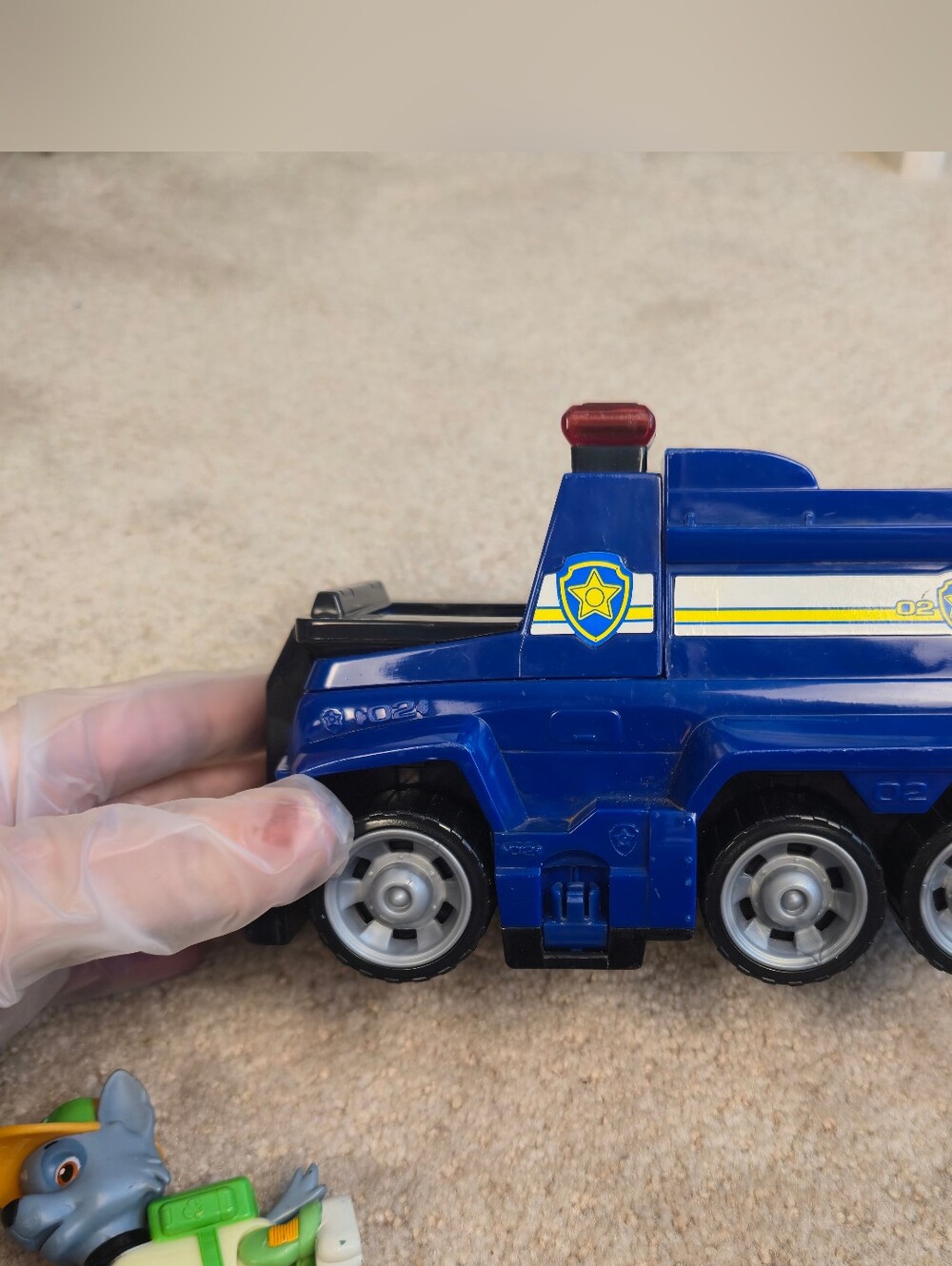 Paw Patrol Ultimate Rescue Vehicle Chase Police Cruiser with Lifting Seat